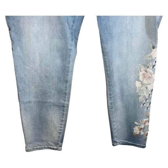 Jessica Simpson Jeans Women’s 22W Blue Floral Kiss Me Super Skinny Floral 41x29 - Picture 2 of 6